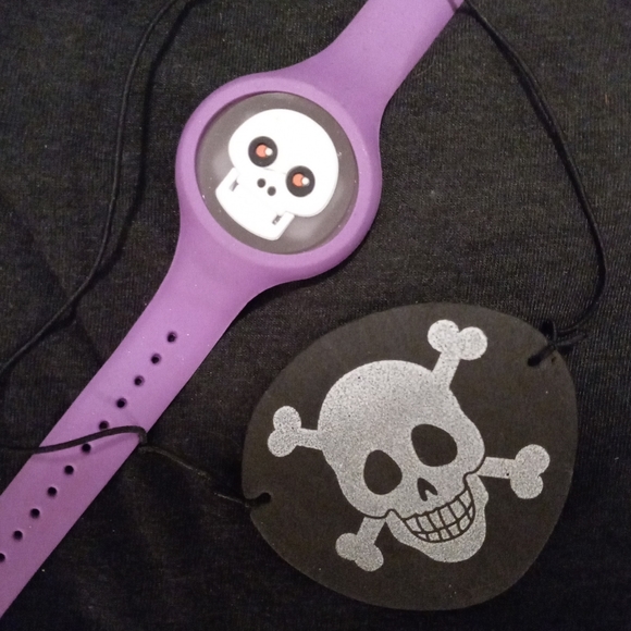 Cat Earrings! Patches! Skull Accessories! Sticker! A Partridge in a POSH TREE π - Picture 15 of 16